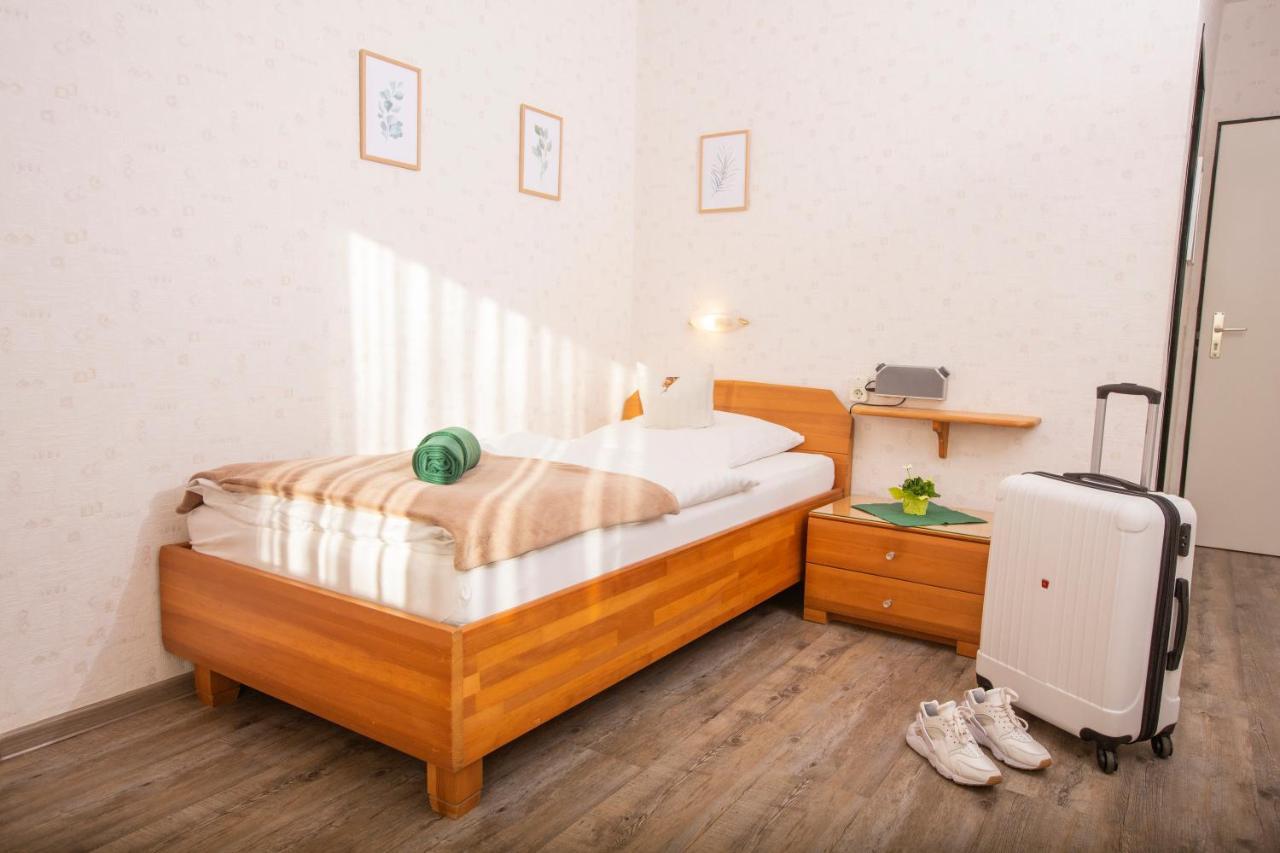Hotel-Pension Haus Holtdirk Липщат Екстериор снимка