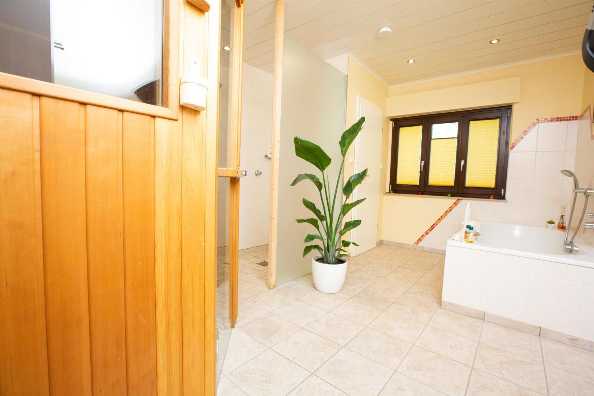 Hotel-Pension Haus Holtdirk Липщат Екстериор снимка